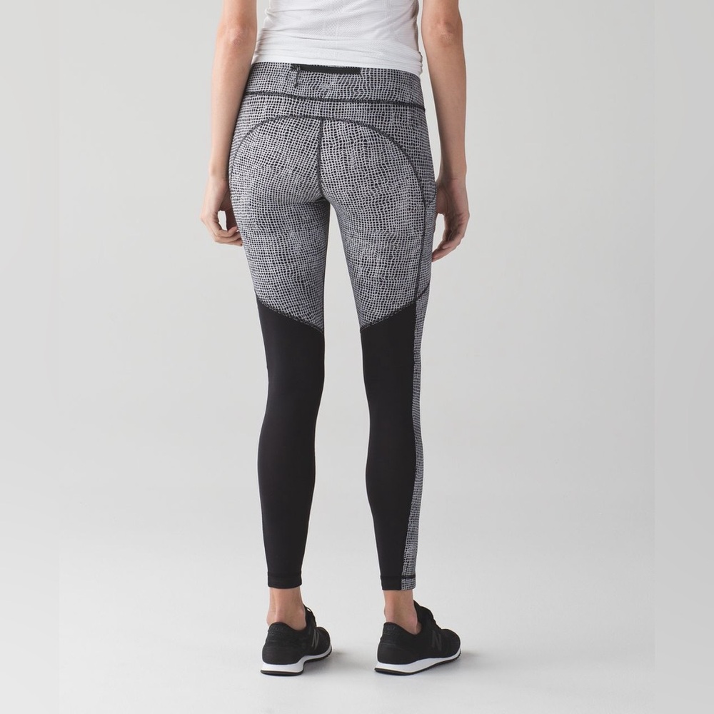 Lululemon Athletica Black and Gray Patterned Leggings